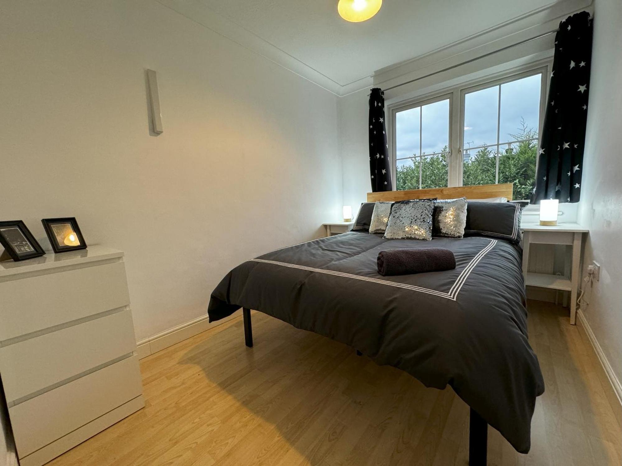 Chieveley Mews By Sarrochic Villa Sunningdale Eksteriør billede
